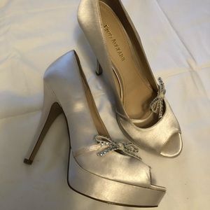 Enzo Angiolini Beige Satin Shoes